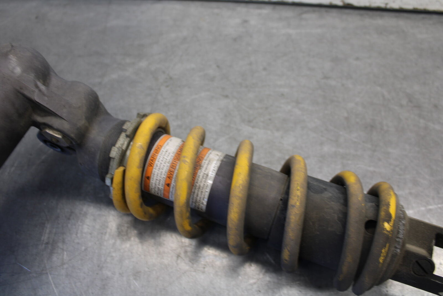 04 SUZUKI GSXR600 REAR BACK SHOCK ABSORBER SUSPENSION 62100-29G10-163 BB676