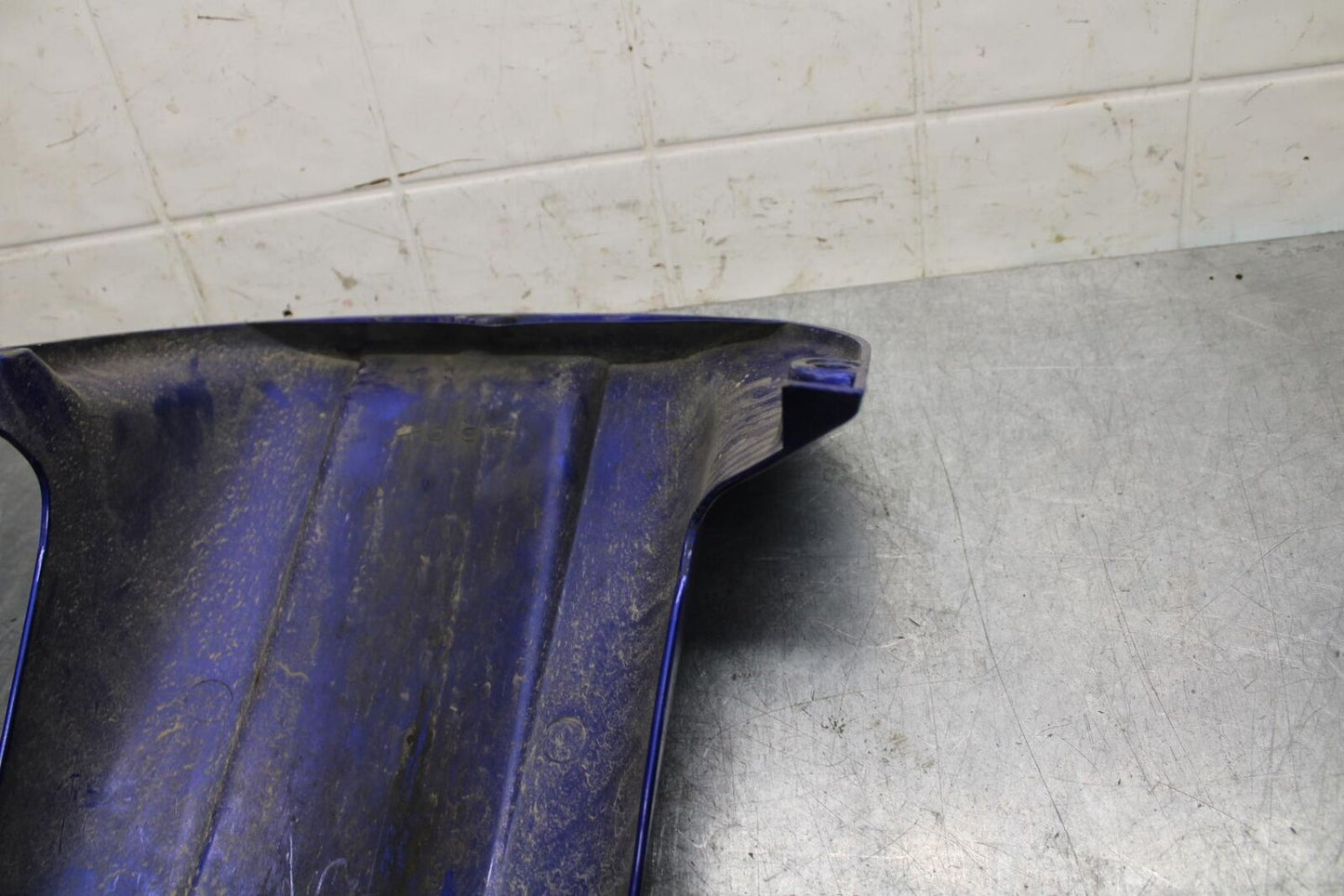 98-99 YAMAHA YZF R1 REAR BACK WHEEL TIRE HUGGER FENDER BB74