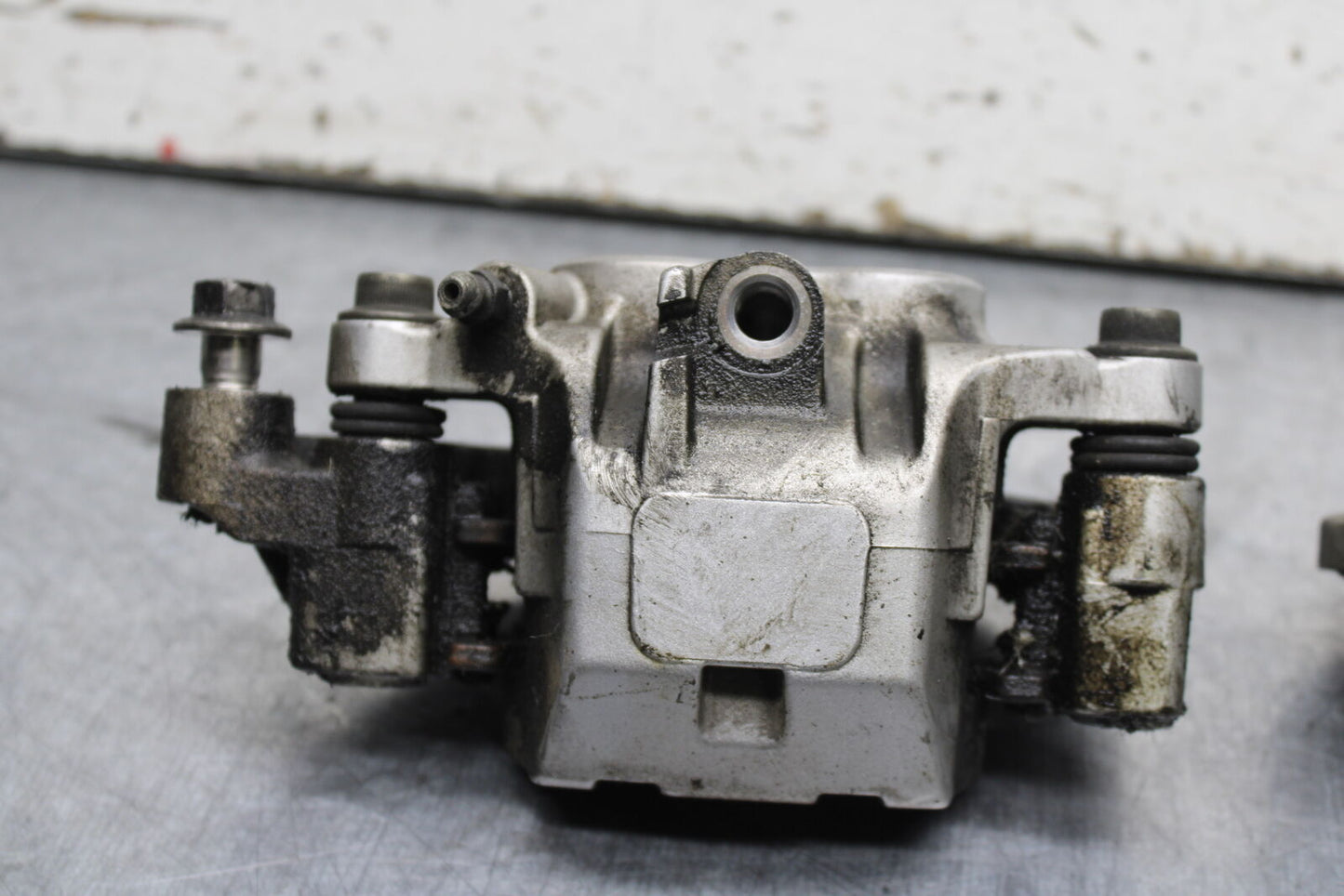 99-00 YAMAHA V STAR 1100 RIGHT LEFT FRONT BRAKE CALIPER SET PAIR CALIPERS BB711