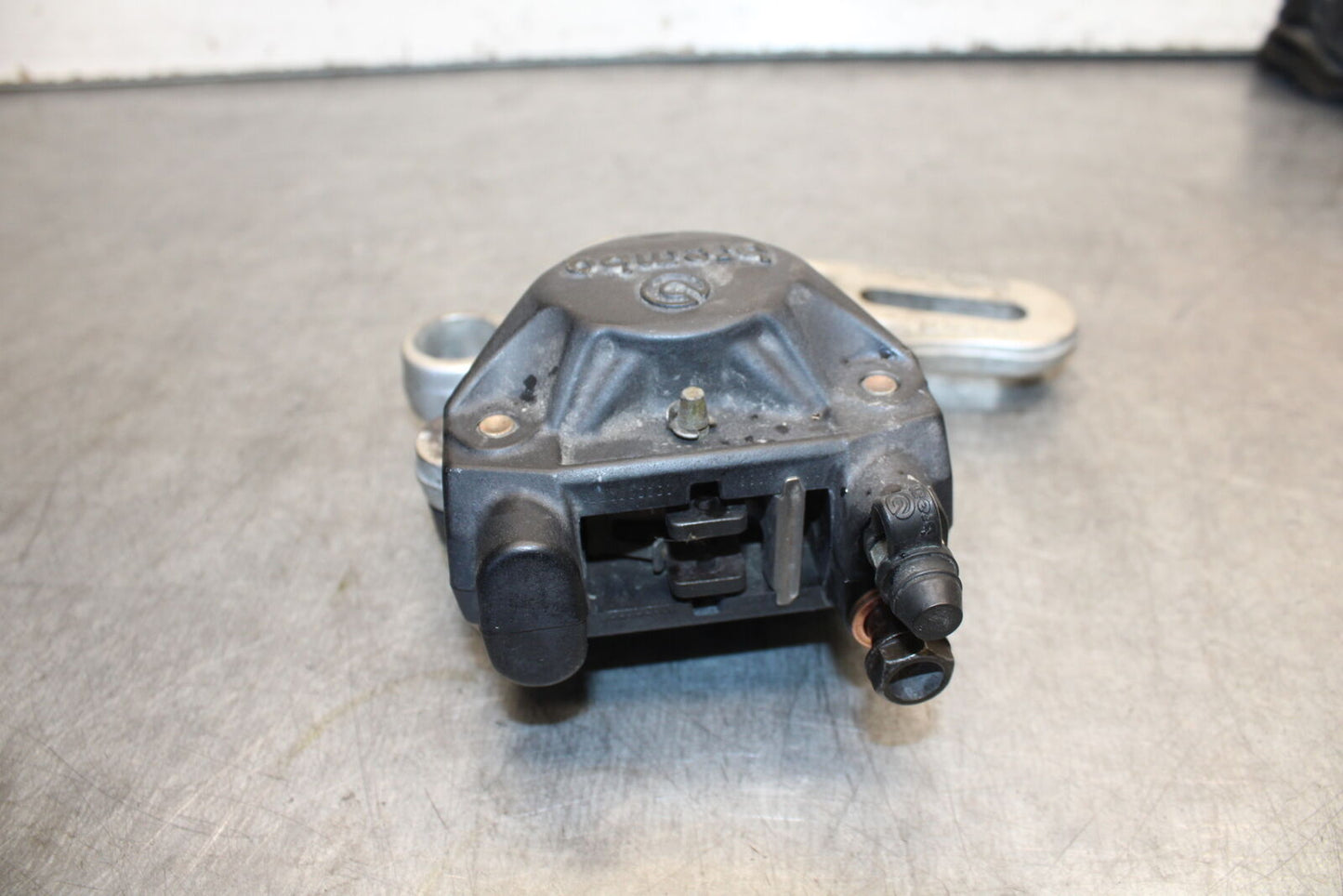06-07 DUCATI MONSTER 695 REAR BACK BRAKE CALIPER W MOUNT BRACKET BB674