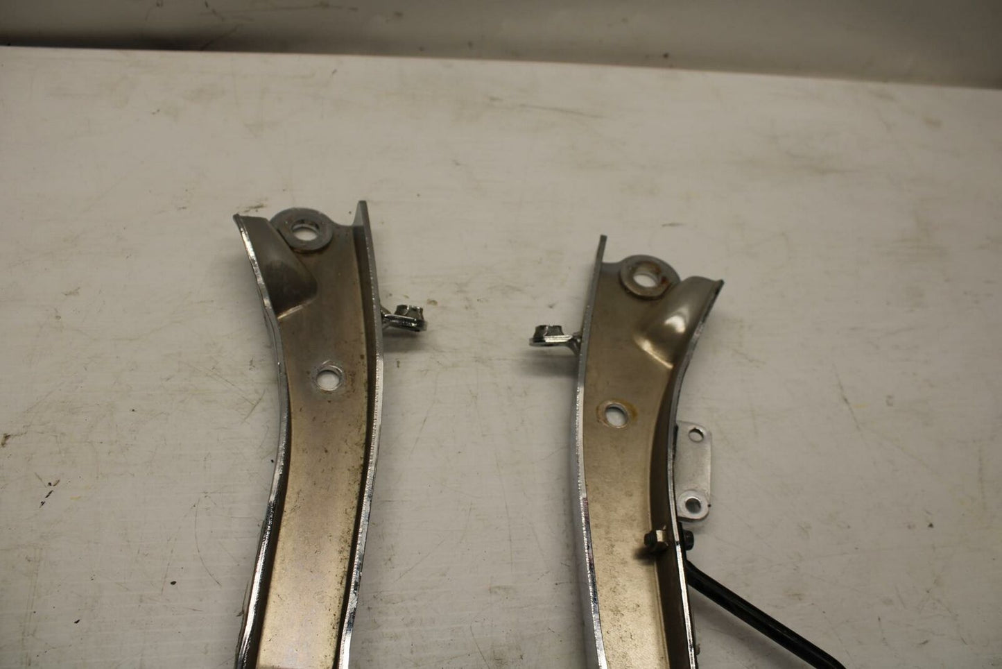 00-07 HONDA SHADOW SABRE 1100 REAR PASSENGER FENDER GRAB RAIL BB350