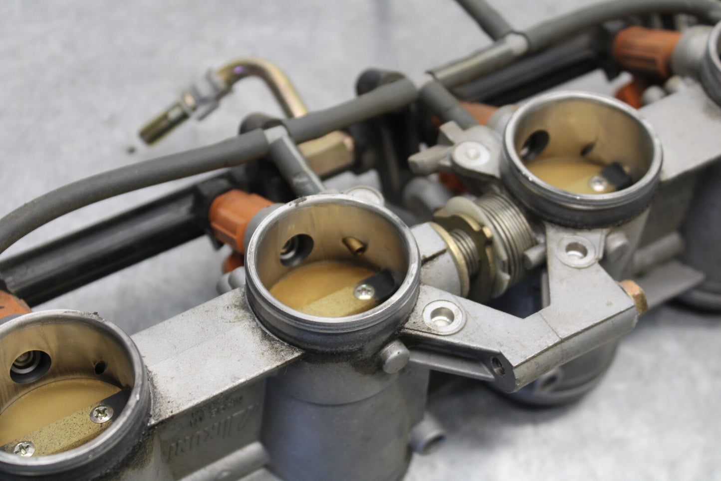04-05 SUZUKI GSXR600 MAIN FUEL INJECTORS / THROTTLE BODIES 13405-29G00 BB658