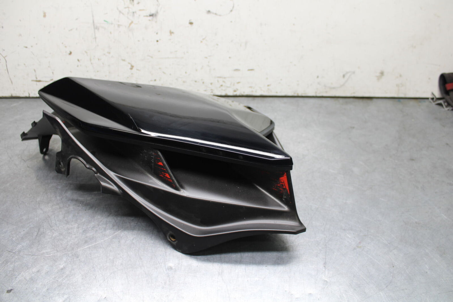 21-24 APRILIA TUONO 660 FACTORY RIGHT FRONT UPPER MID SIDE FAIRING PLASTIC BB733