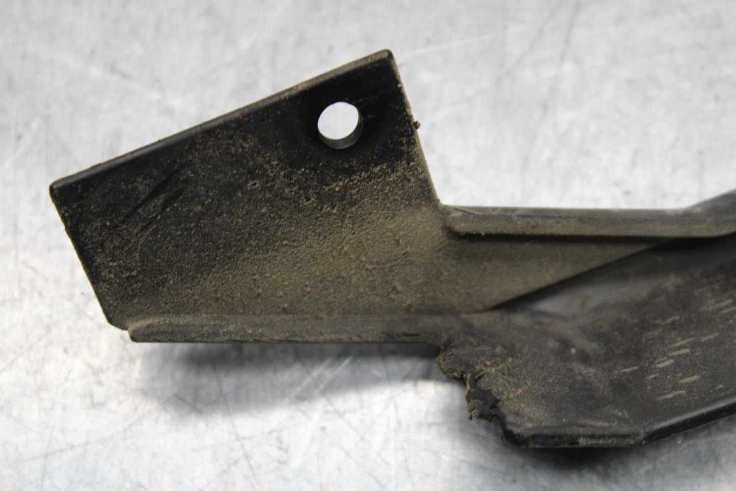16-18 KTM 690 DUKE REAR BACK DRIVE CHAIN GUARD COVER SHIELD BB631