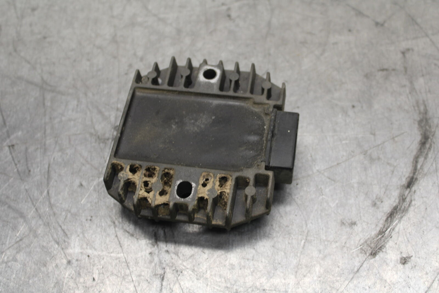 96-07 YAMAHA YZF600R RECTIFIER VOLTAGE REGULATOR BB746