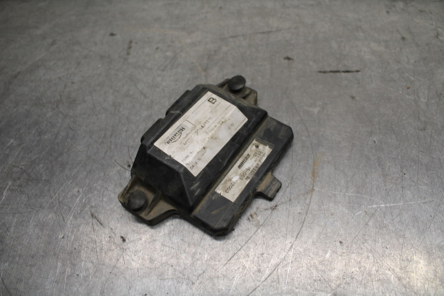 03-04 TRIUMPH DAYTONA 600 ECU COMPUTER CONTROLLER UNIT BLACK BOX ECM BB745