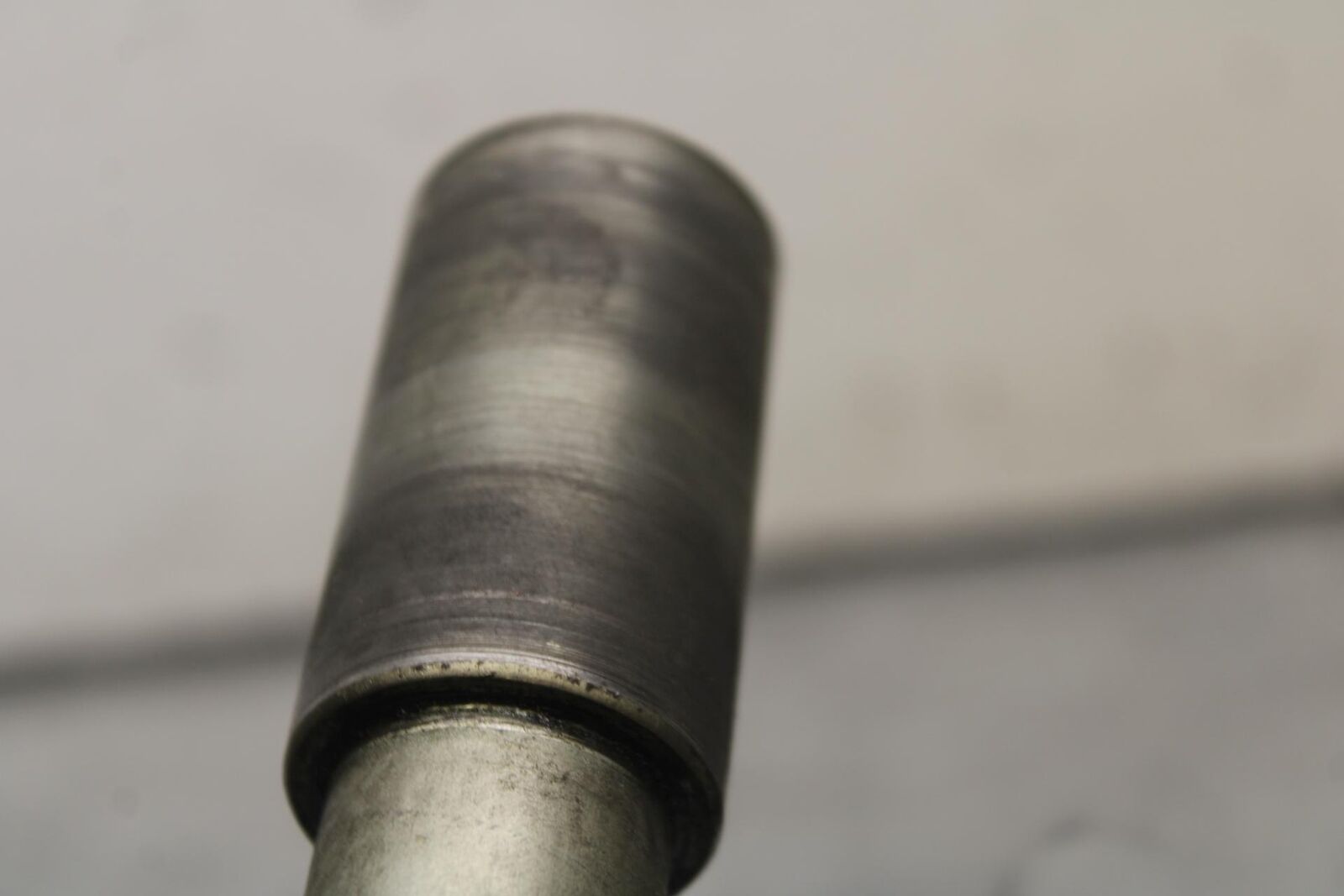 01-03 SUZUKI GSXR600 FRONT WHEEL RIM AXLE PIVOT BOLT  BB633