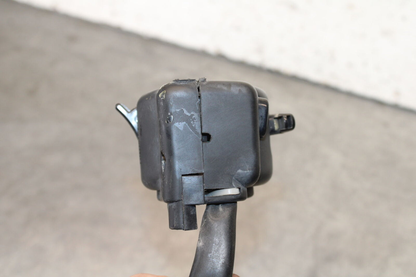 01-06 TRIUMPH TIGER 955I LEFT CLIP ON HANDLE HORN SIGNALS SWITCH BB693
