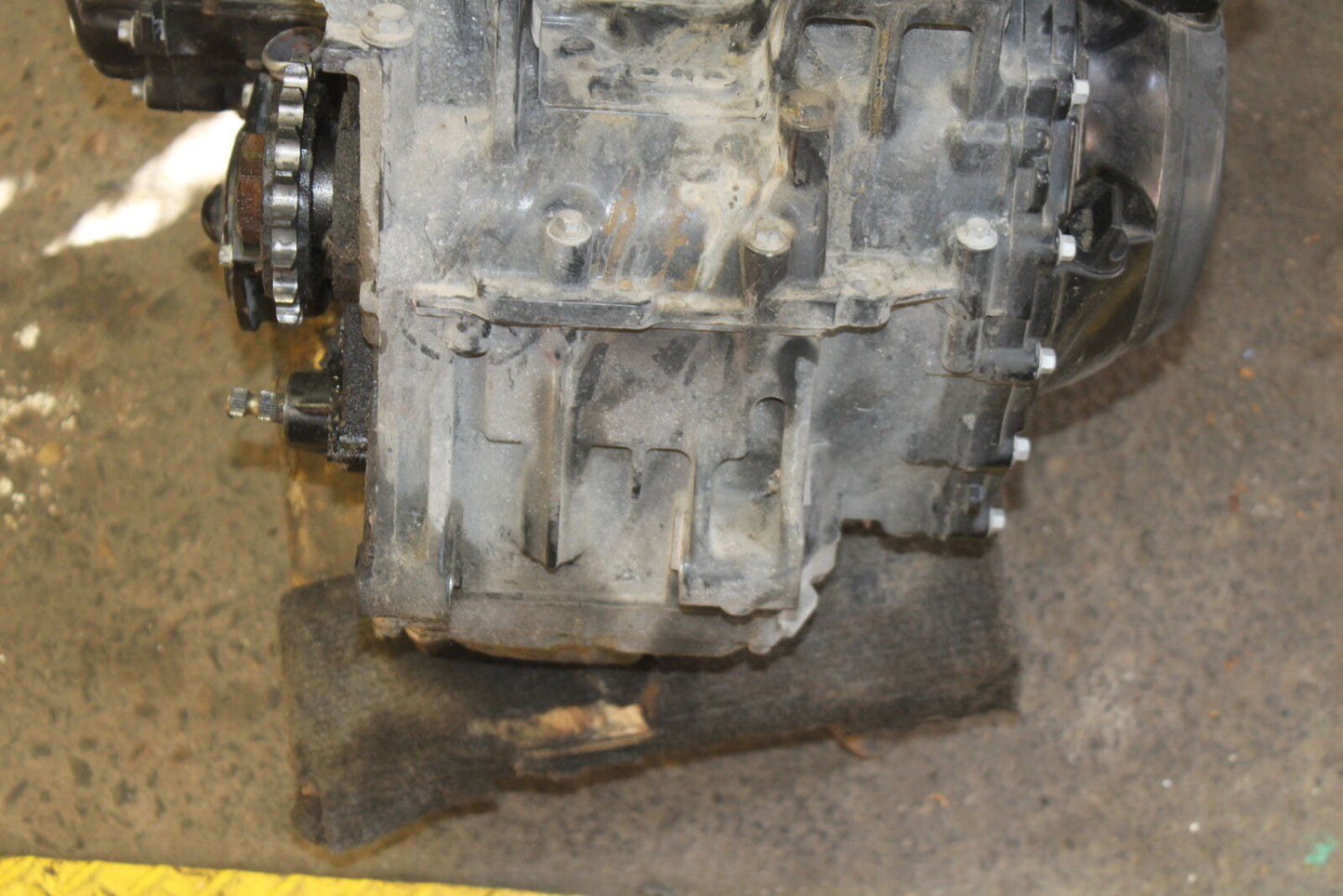 01-06 TRIUMPH TIGER 955I ENGINE MOTOR BB693