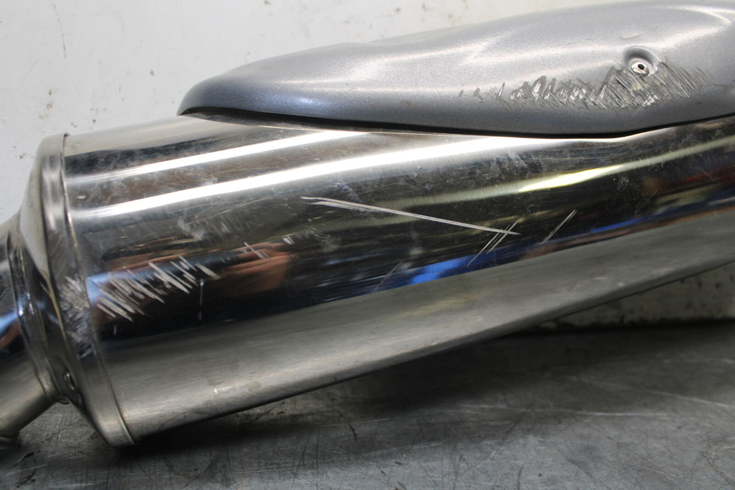 01-06 TRIUMPH TIGER 955I EXHAUST PIPE MUFFLER SLIP ON CAN SILENCER BB693