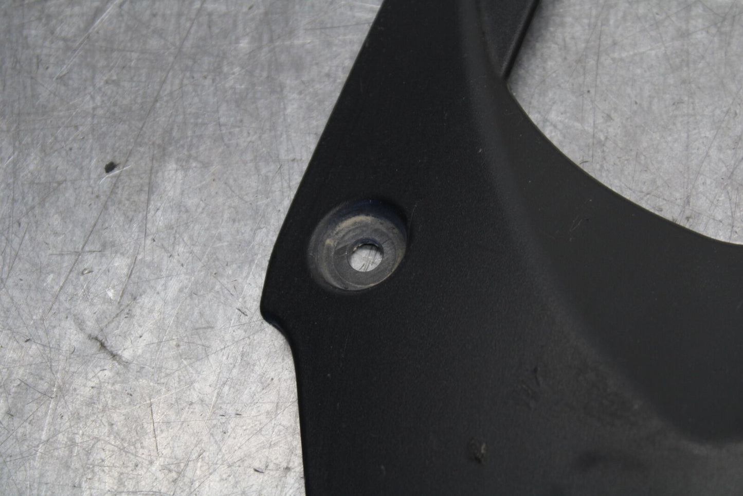 07-08 TRIUMPH DAYTONA 675 REAR BACK WHEEL TIRE HUGGER FENDER BB685