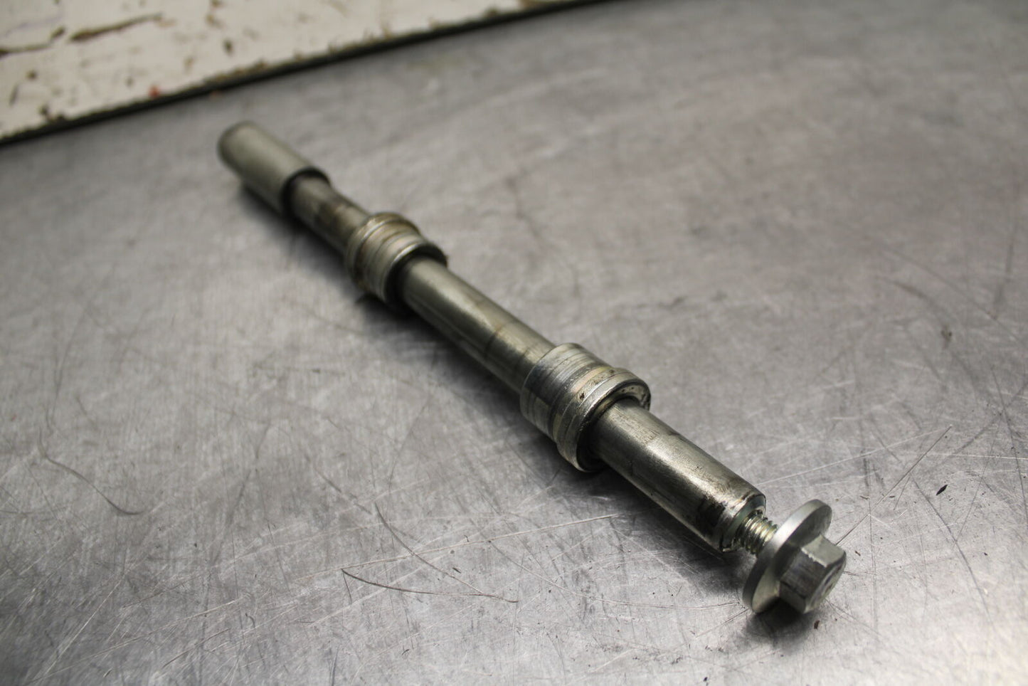17-24 KTM 390 DUKE REAR AXLE BACK WHEEL RIM PIVOT BOLT AXEL BB734