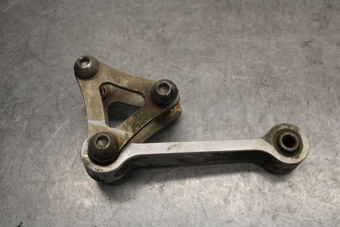 09-11 TRIUMPH DAYTONA 675 REAR DOGBONE SHOCK LINKAGE LINK BB652