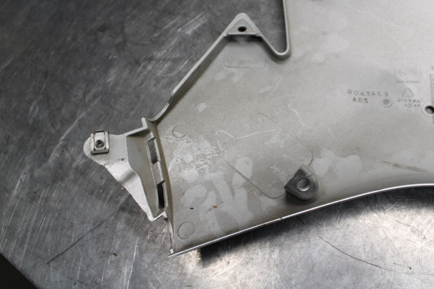15-19 APRILIA RSV4 RF LEFT MID UPPER SIDE FAIRING COWL PLASTIC BB611