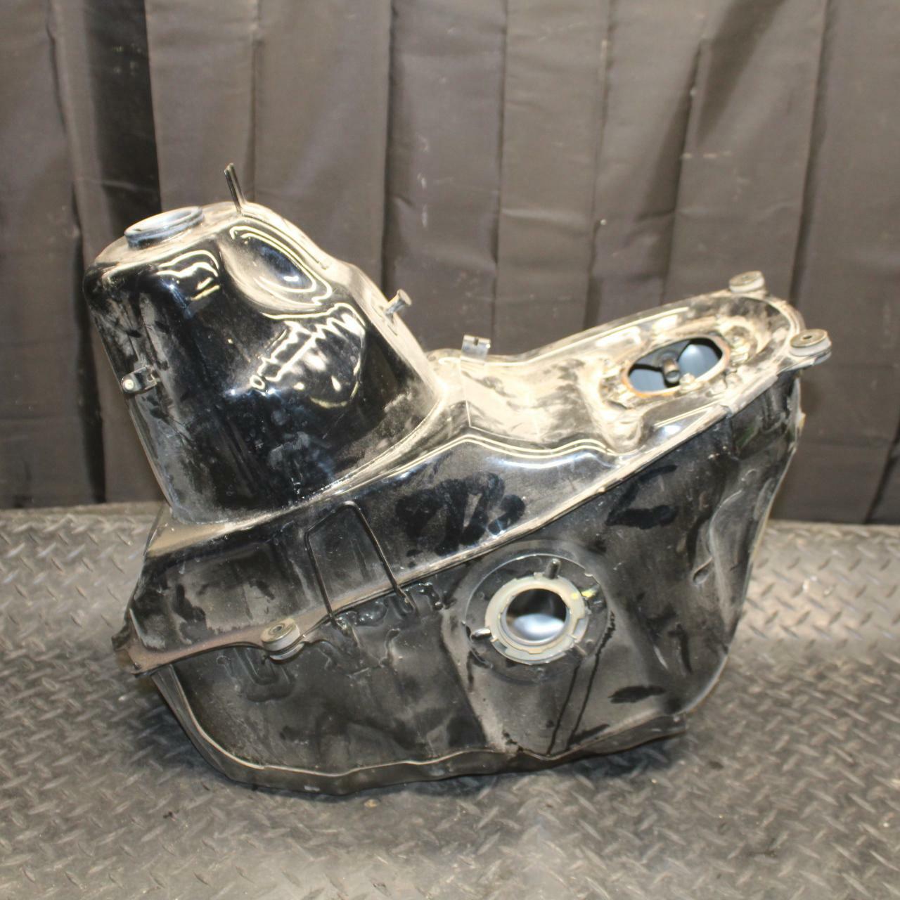 91-02 HONDA ST1100 GAS TANK FUEL CELL PETROL RESERVOIR BB222