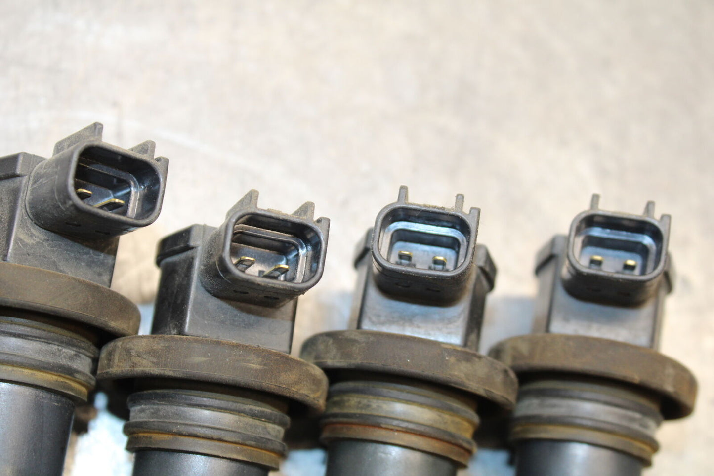 04-05 SUZUKI GSXR600 IGNITION COILS COIL SPARK PLUG CAPS 33410-29G00 BB658