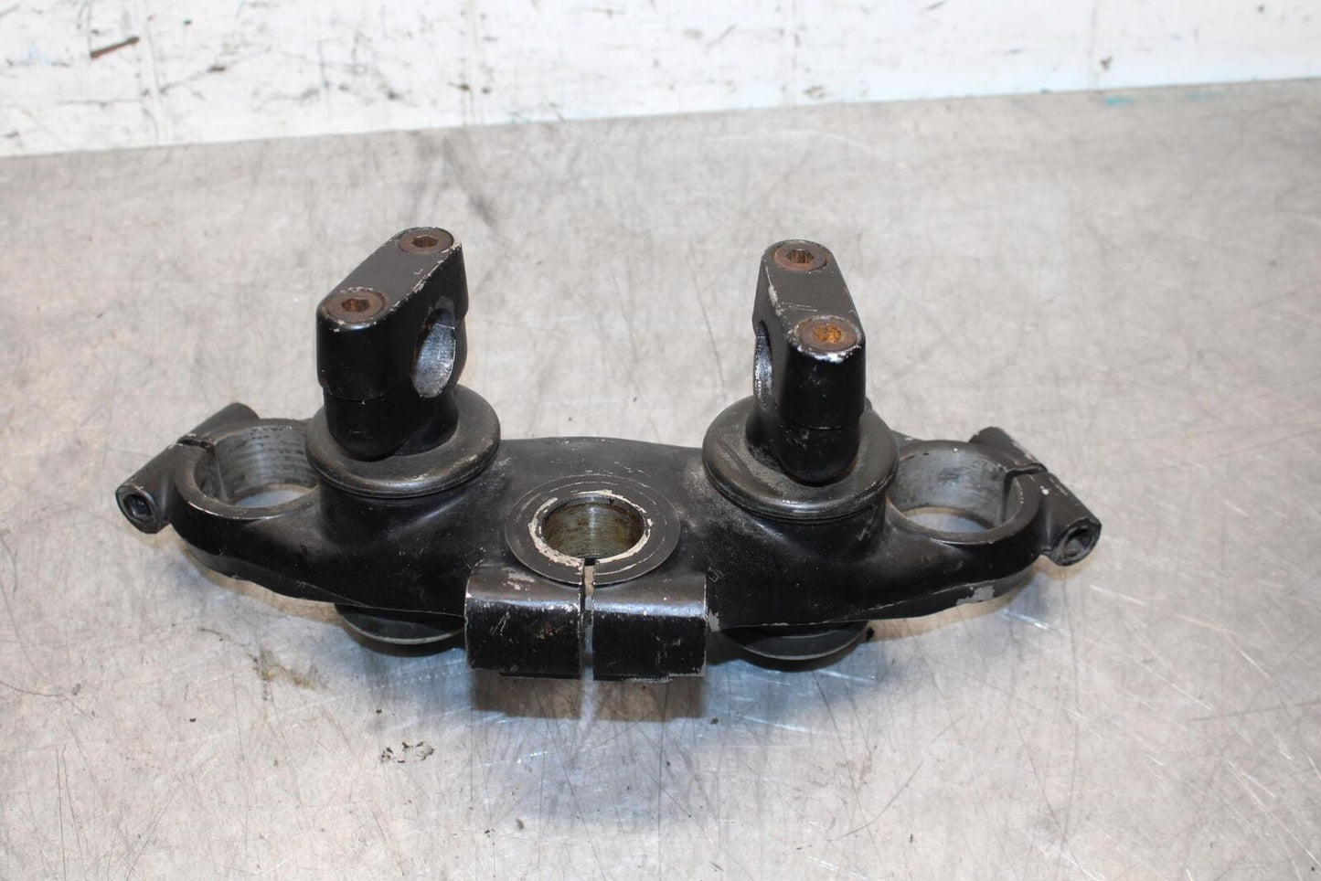 1977 Yamaha XS750 FORKS UPPER TRIPLE TREE CLAMP 1J7-23435-01-98 BB554