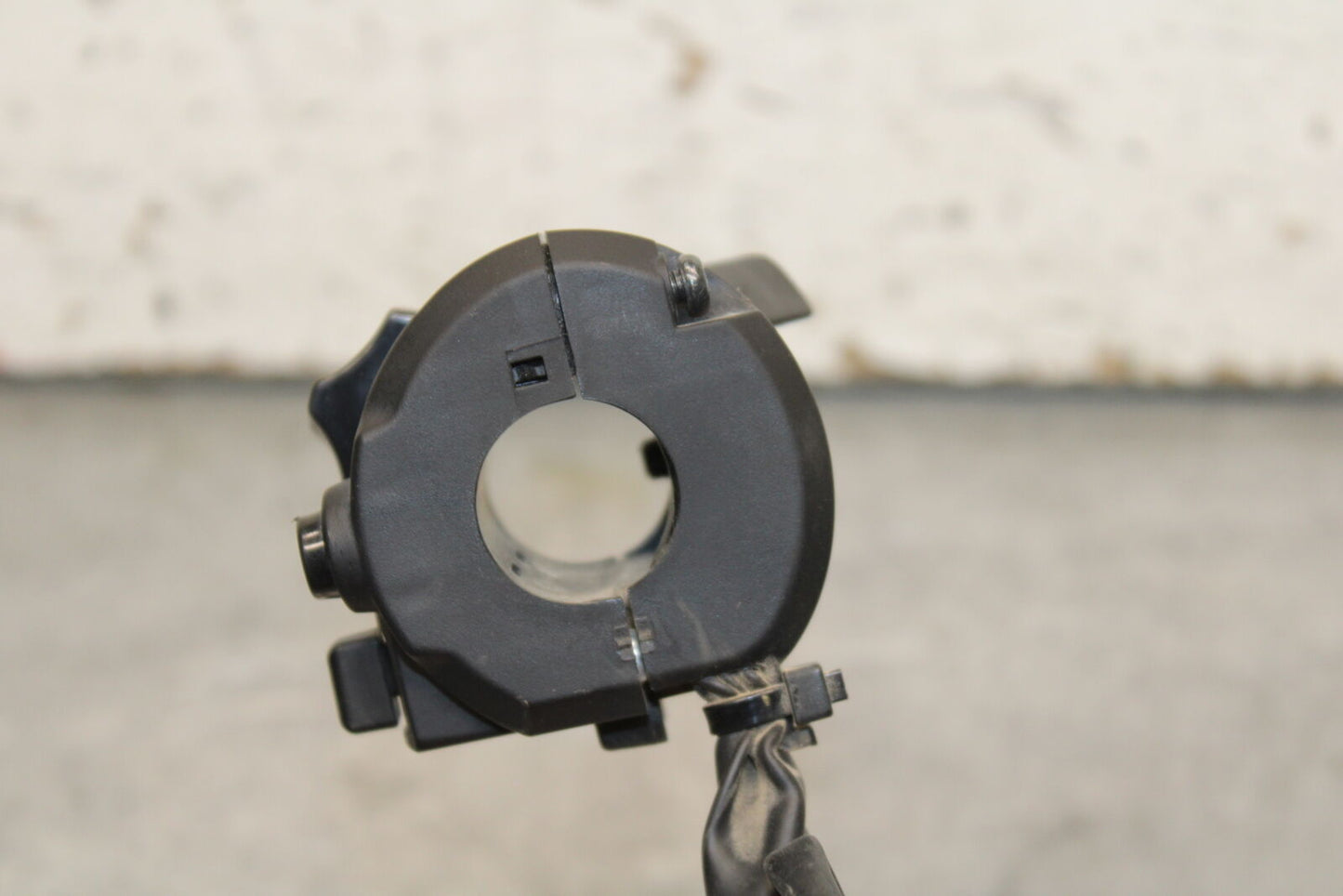 19-24 YAMAHA R3 LEFT CLIP ON HANDLE HORN SIGNALS SWITCH SWITCHES BB736