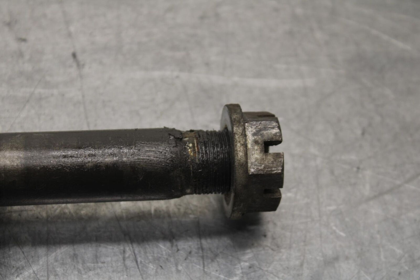 01-03 SUZUKI GSXR600 REAR AXLE BACK WHEEL RIM PIVOT BOLT AXEL BB633