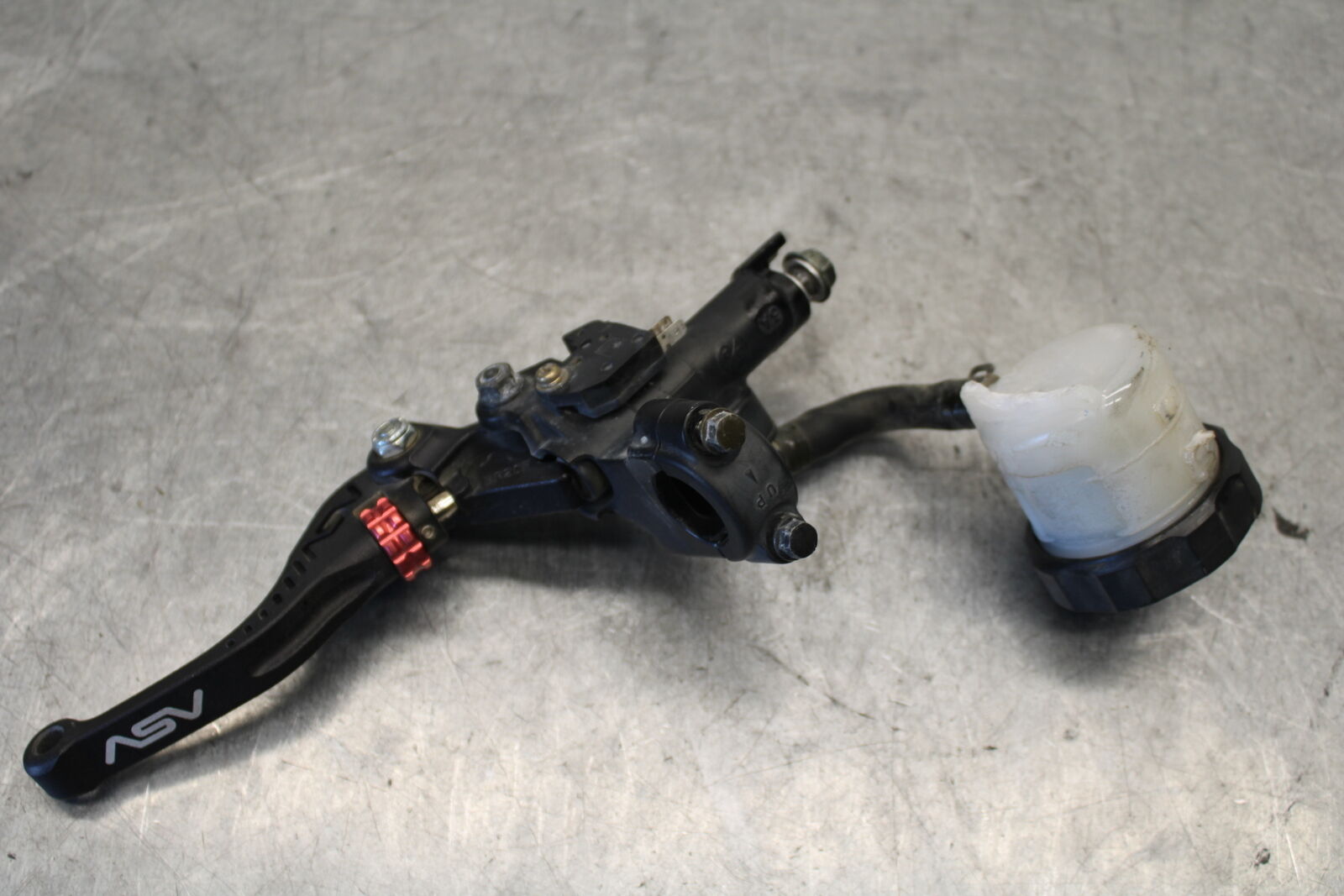 03-07 SUZUKI SV1000S AFTERMARKET FRONT BRAKE MASTER CYLINDER w/ LEVER BB657