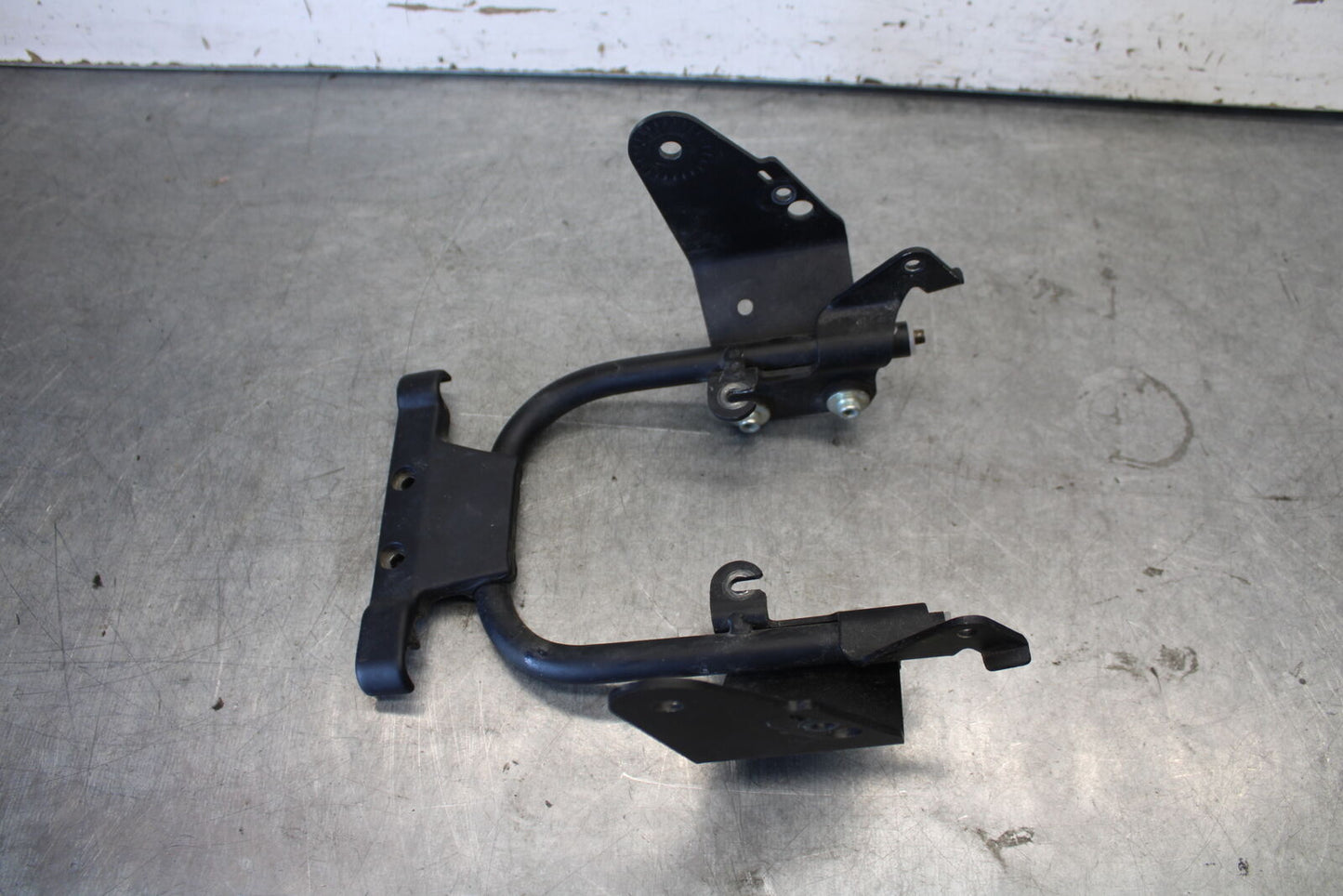 06-07 DUCATI MONSTER 695 REAR BACK TAIL LIGHT MOUNT BRACKET BB674