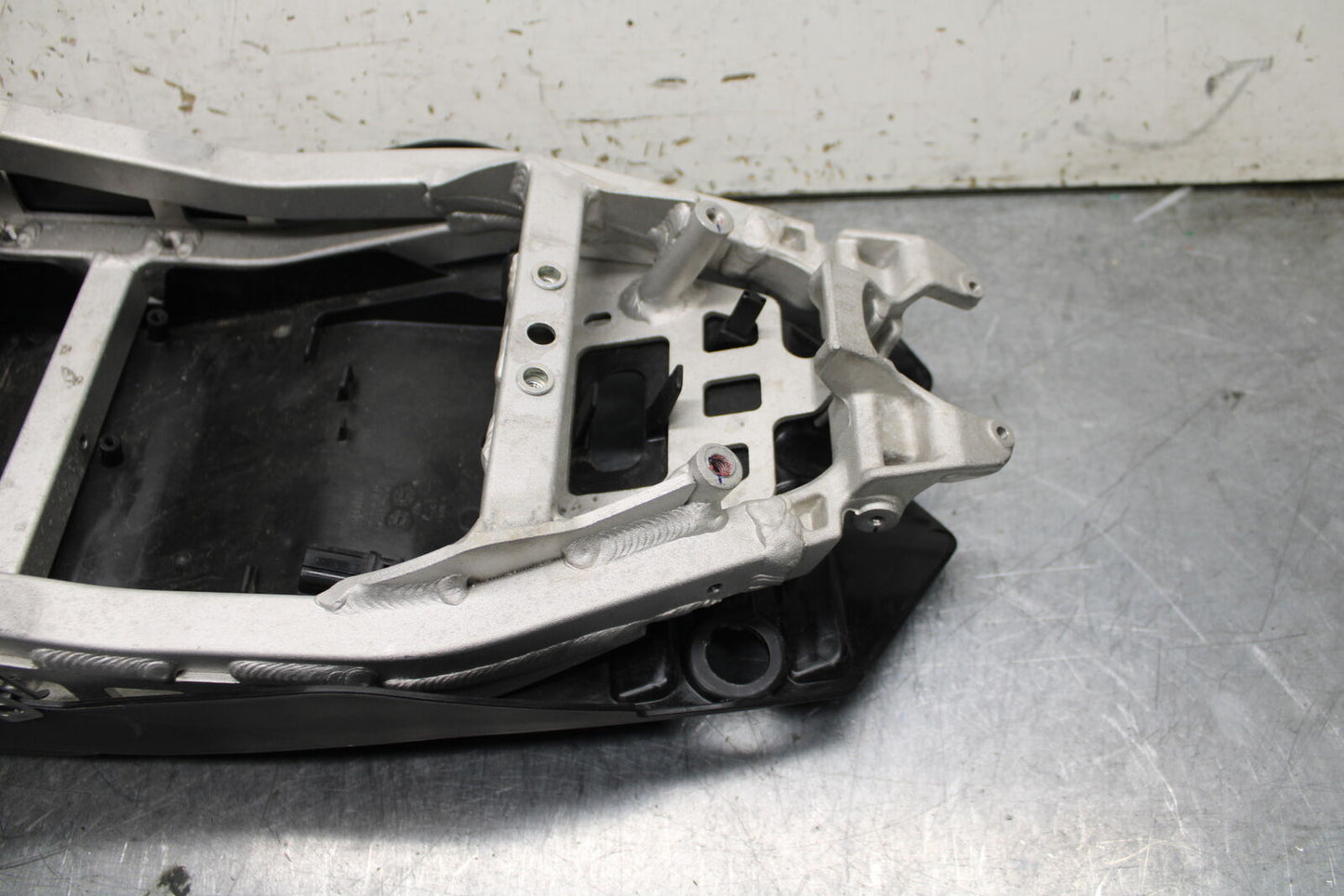 21-24 APRILIA TUONO 660 FACTORY REAR SUBFRAME BACK SUB FRAME BB733