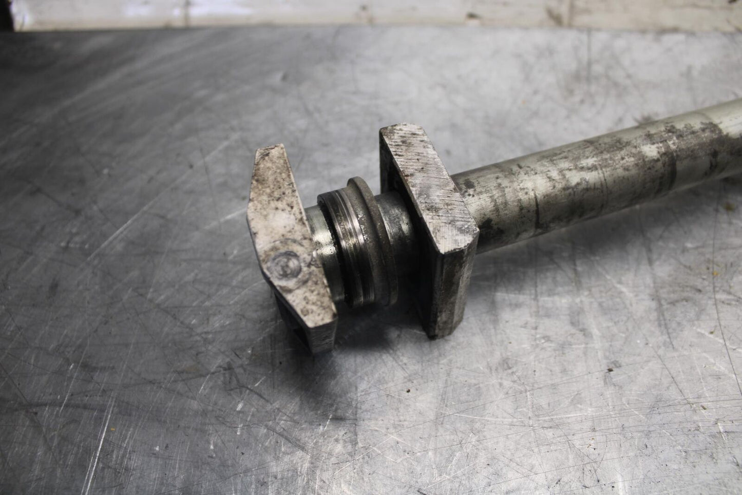 1998 Suzuki TL1000S REAR AXLE BACK WHEEL RIM PIVOT BOLT AXEL BB508