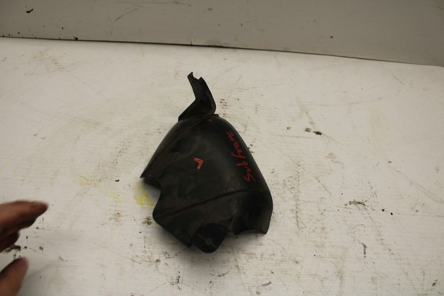 00-07 SUZUKI HAYABUSA LEFT SUB FRAME SIDE COVER COWL PANEL TRIM  BB281