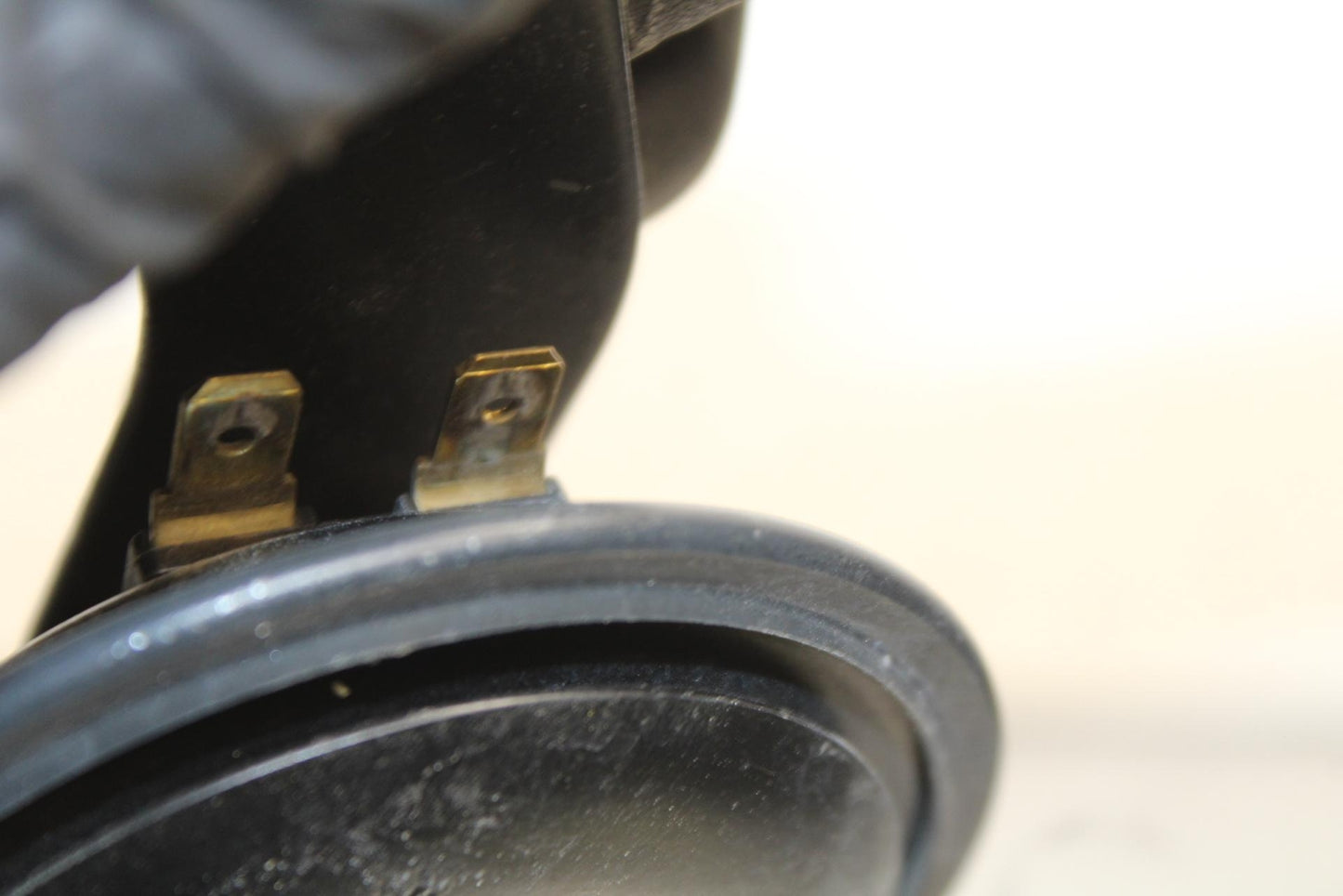 11-23 SUZUKI GSXR 750 HORN SIGNAL BB630