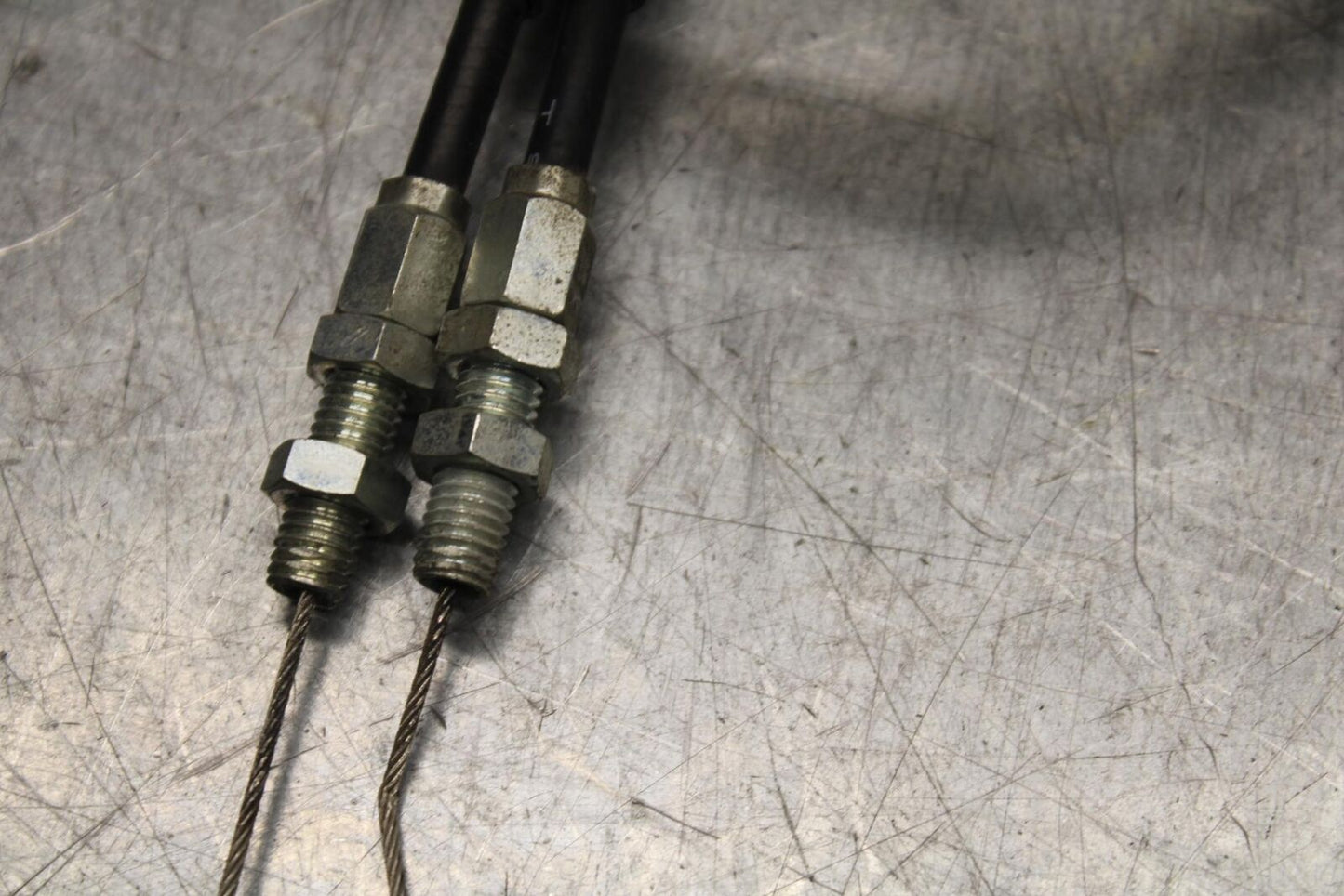 01 SUZUKI GSXR1000 THROTTLE CABLES LINES BB100