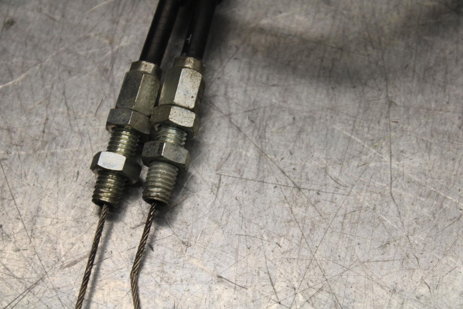 01 SUZUKI GSXR1000 THROTTLE CABLES LINES BB100