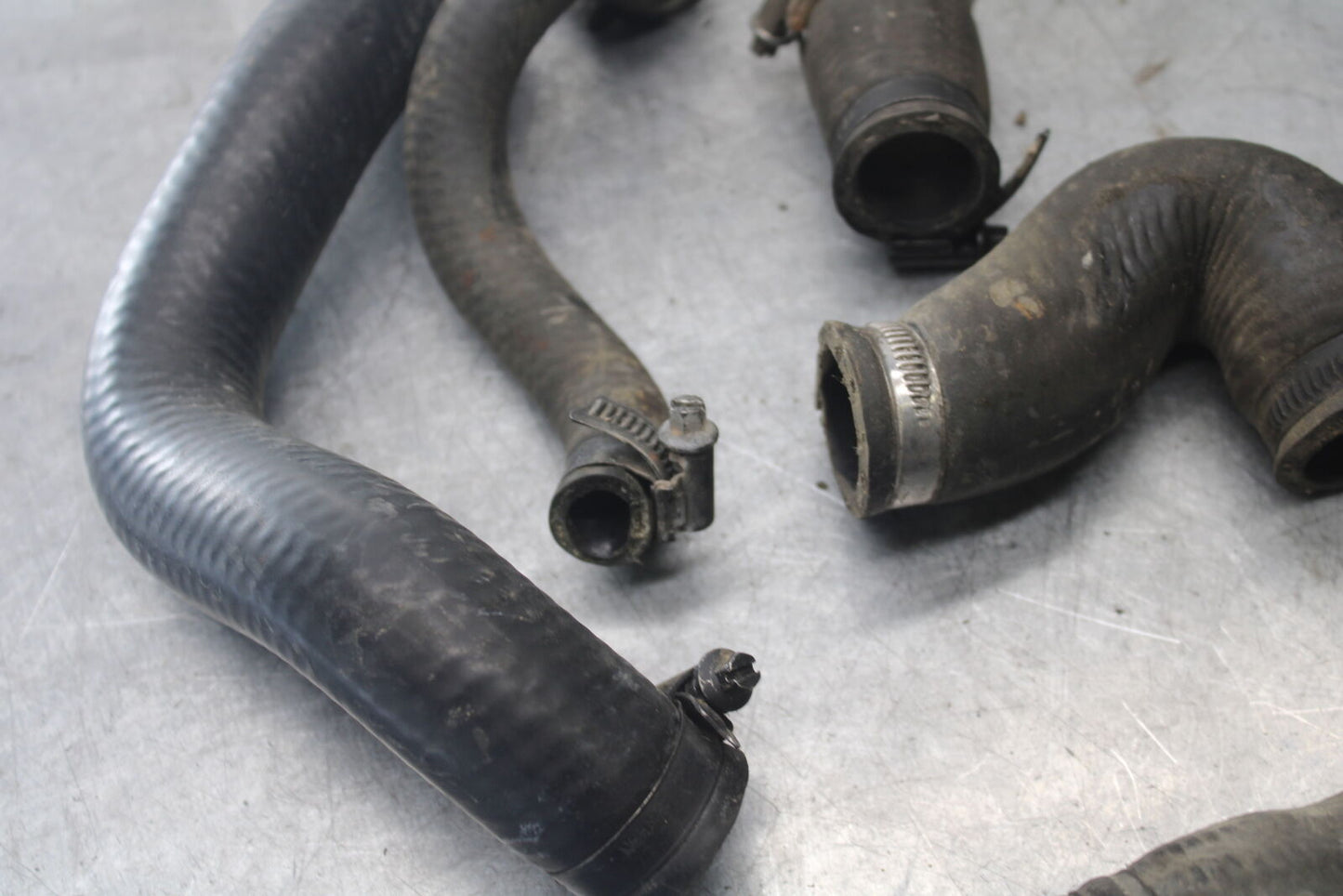 01-06 TRIUMPH TIGER 955I RADIATOR HOSES ENGINE COOLANT WATER PIPES SET BB693