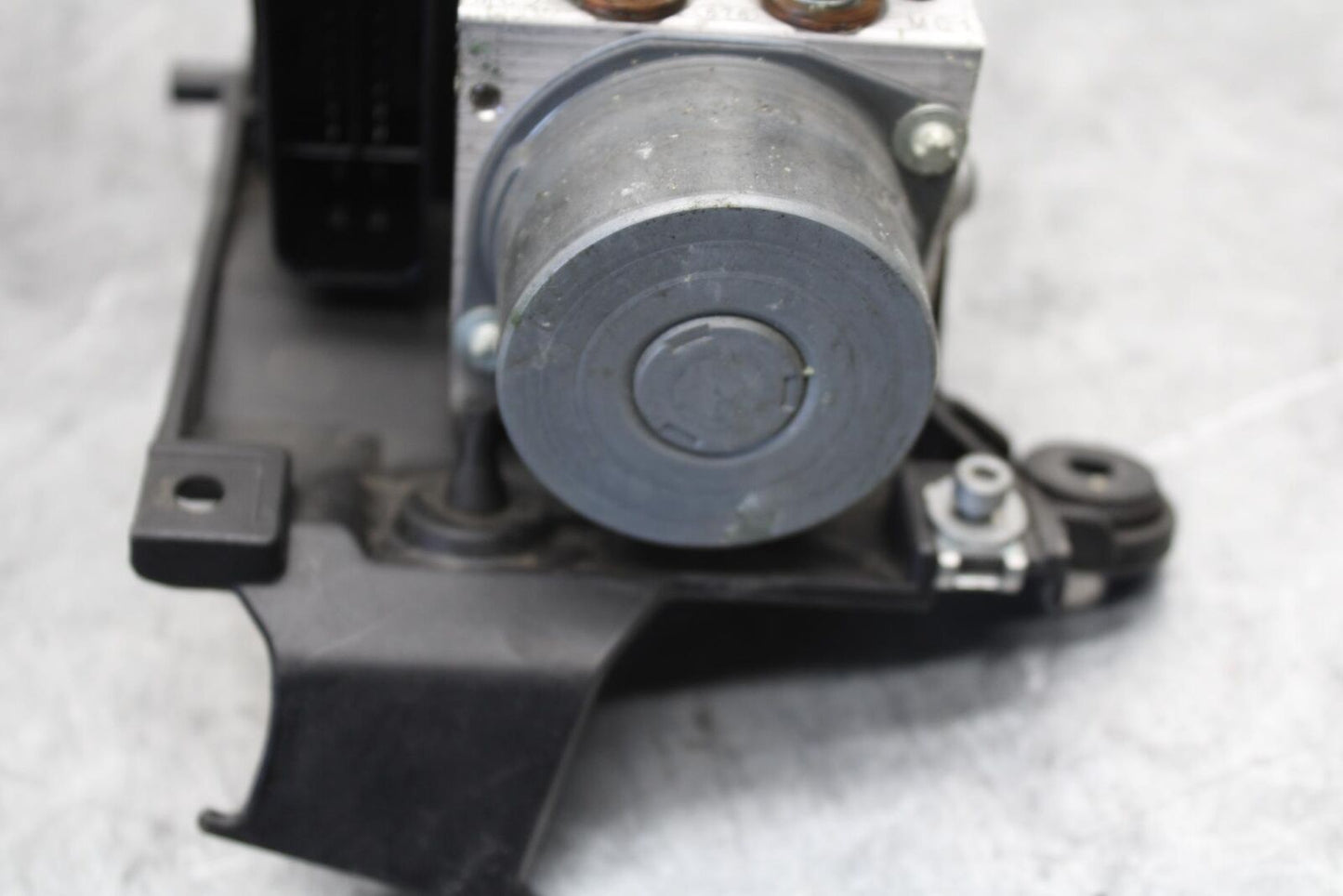 2016 Aprilia Tuono V4 1100 RR ABS ABS PUMP UNIT MODULE B044760 BB53