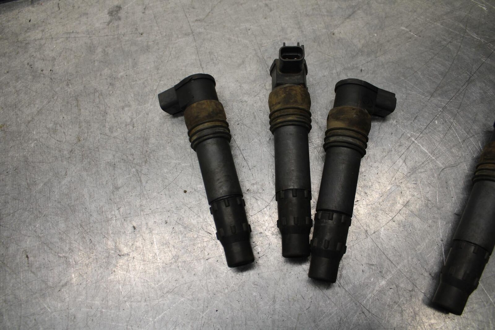 01 SUZUKI GSXR1000 IGNITION  COIL SPARK PLUG CAPS 33410-35F00 33410-35F10 BB100