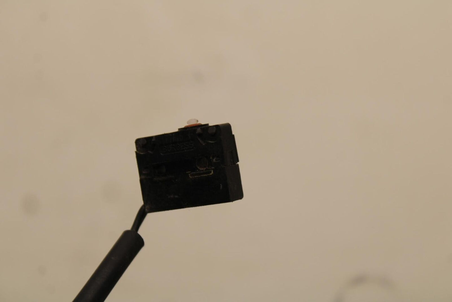 16-18 KTM 690 DUKE FRONT BRAKE STOP SWITCH BB631