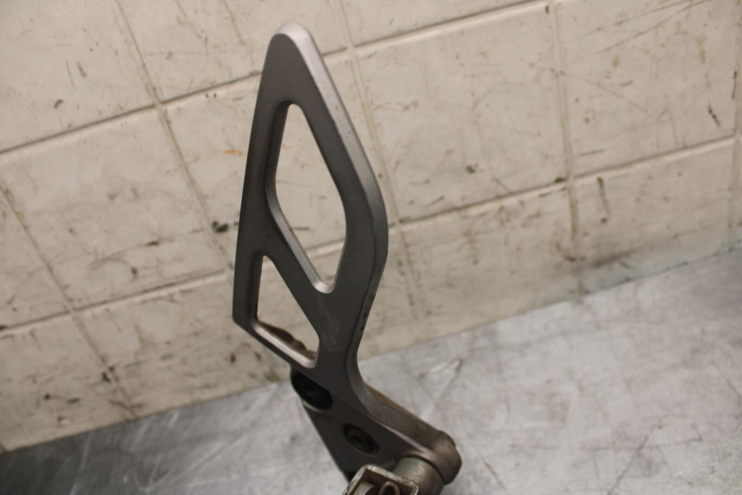 2016 Suzuki Bandit GSF1250SA ABS LEFT REARSET REAR SET DRIVER FOOT BB509 #B
