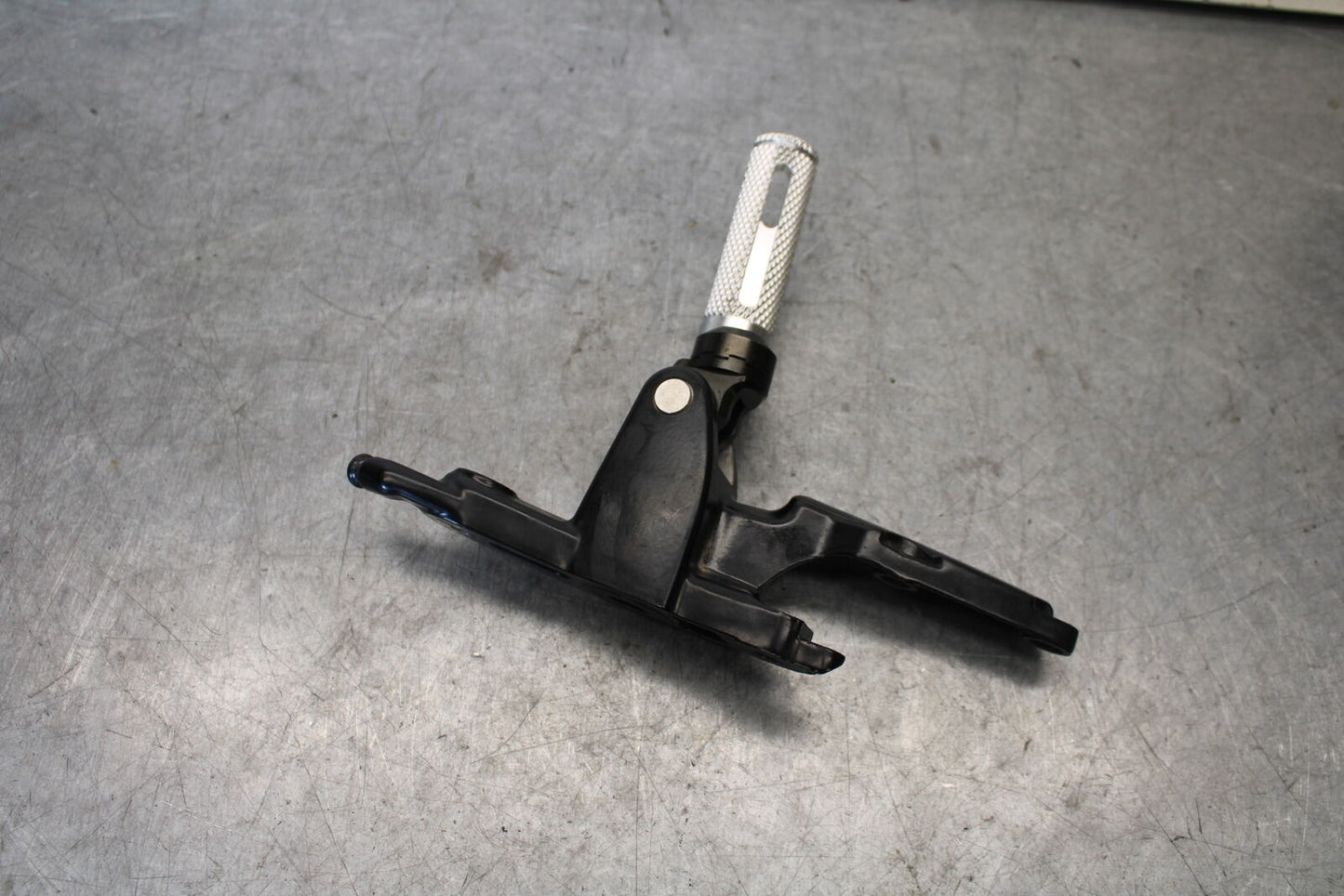 19-21 TRIUMPH SPEED TWIN 1200 RIGHT REARSET REAR SET DRIVER FOOT PEG BB653