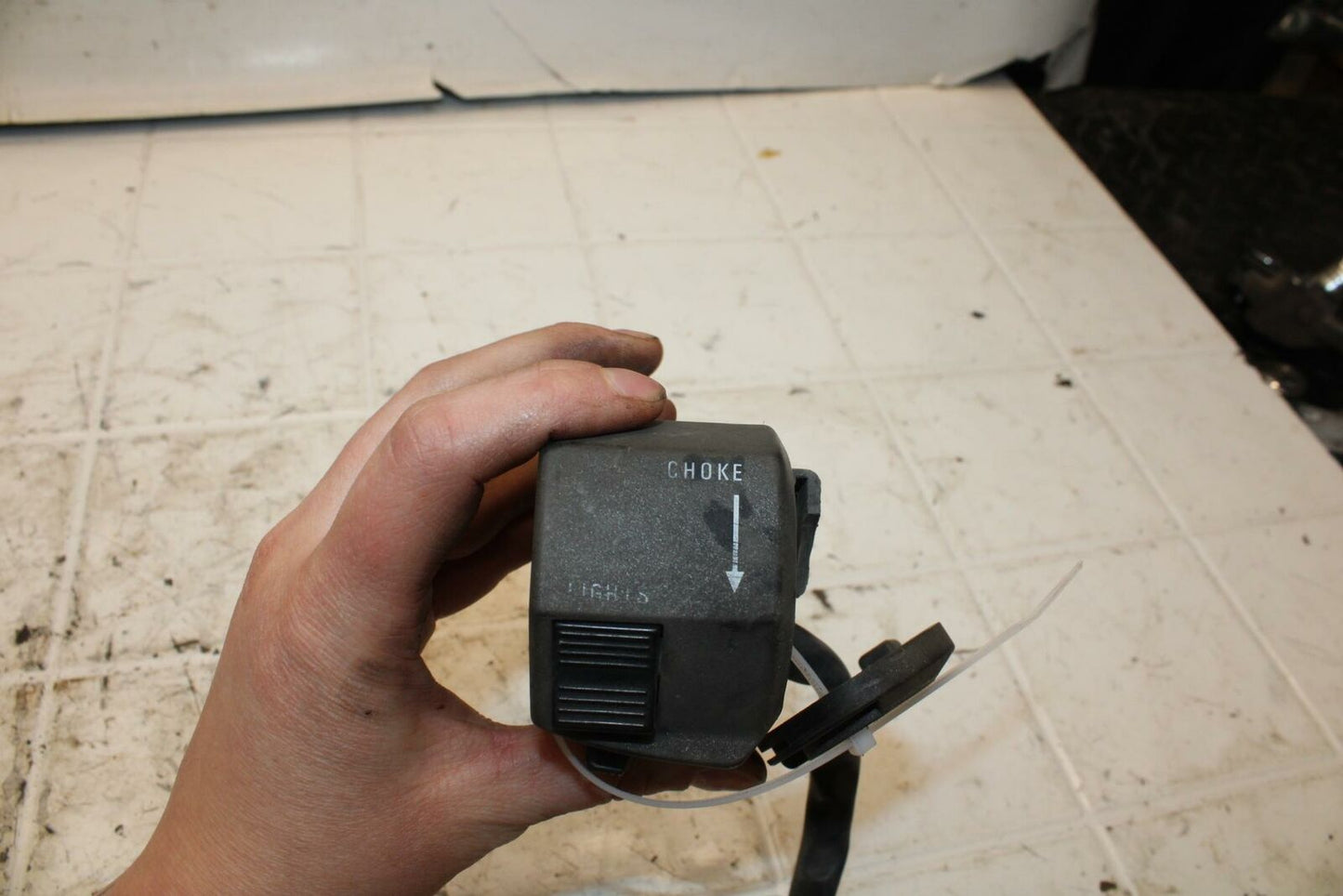 93 SUZUKI KATANA 600 GSX600F LEFT CLIP ON HANDLE HORN SIGNALS SWITCH BB400