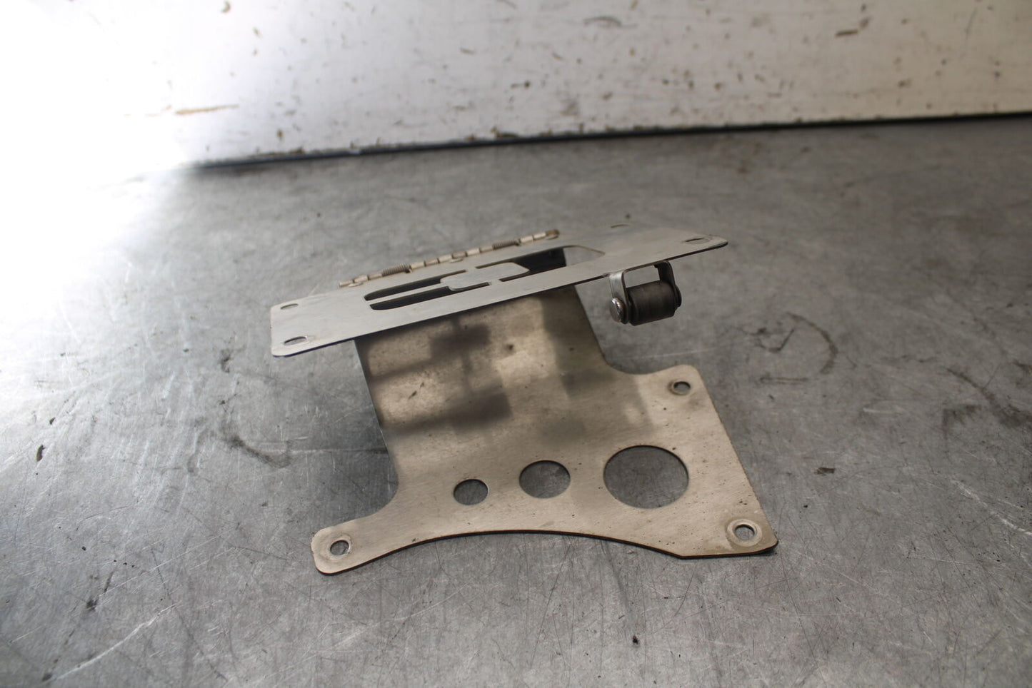 07-08 TRIUMPH DAYTONA 675 AFTERMARKET FENDER ELIMINATOR LICENSE BRACKET BB685
