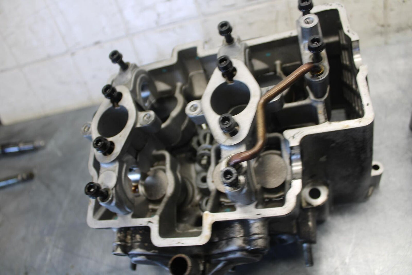 2010 Aprilia RSV1000R ENGINE TOP END CYLINDER HEAD BB513