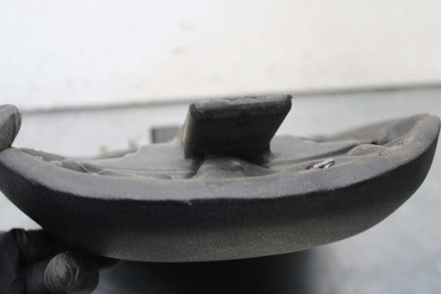 01-03 SUZUKI GSXR600 REAR BACK PASSENGER TANDEM SEAT PAD SADDLE PILLION BB633