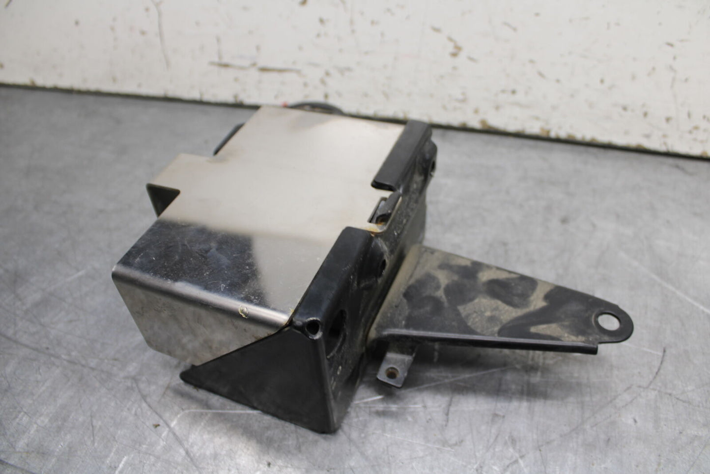 14-16 TRIUMPH AMERICA LT BATTERY TRAY BOX HOLDER BB720