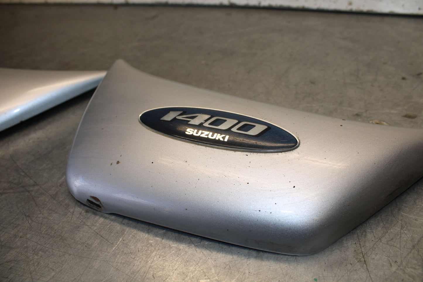 87-03 SUZUKI INTRUDER 1400 VS1400GLP SIDE COVER PANEL COWL FAIRING BB702