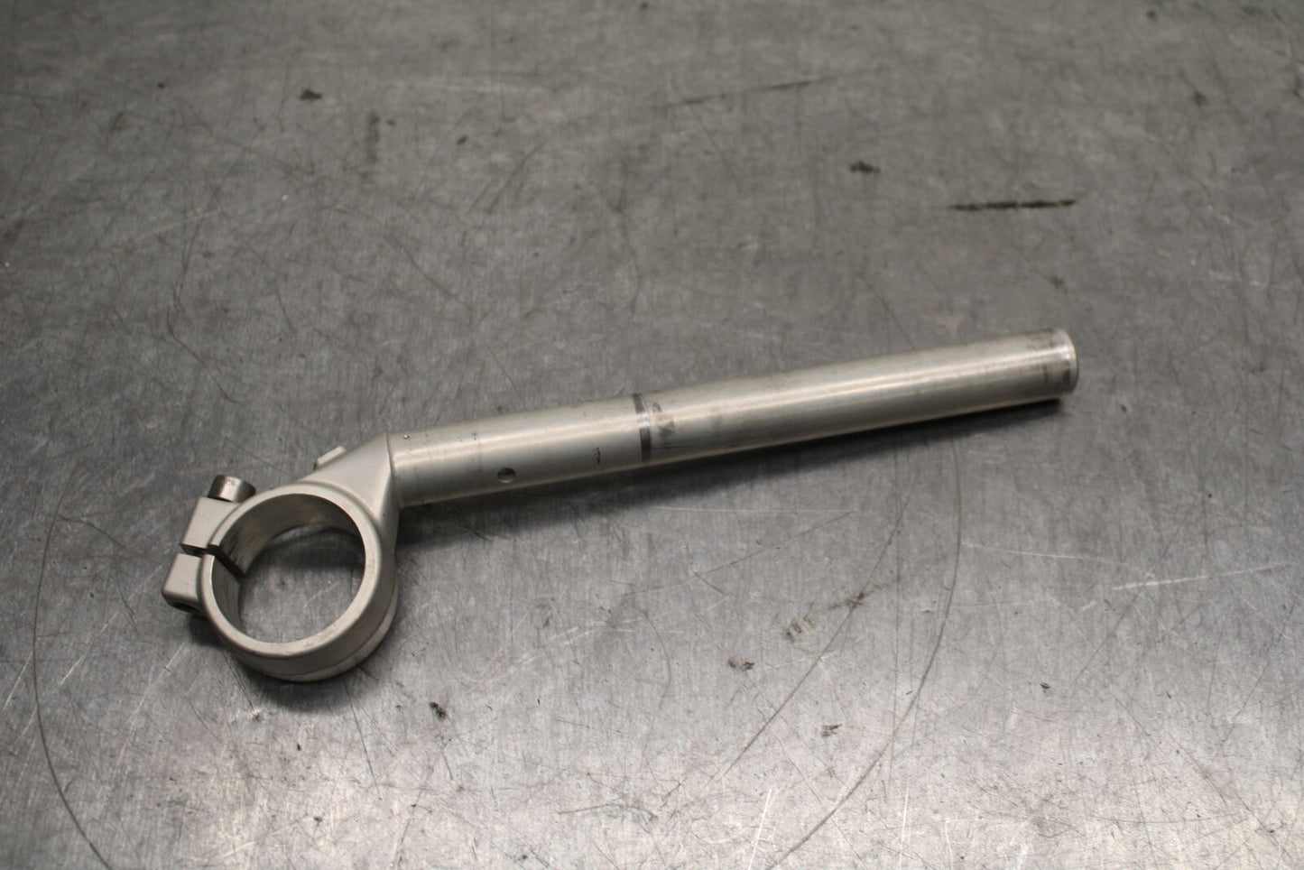 03-04 TRIUMPH DAYTONA 600 RIGHT CLIP ON HANDLEBAR BB745