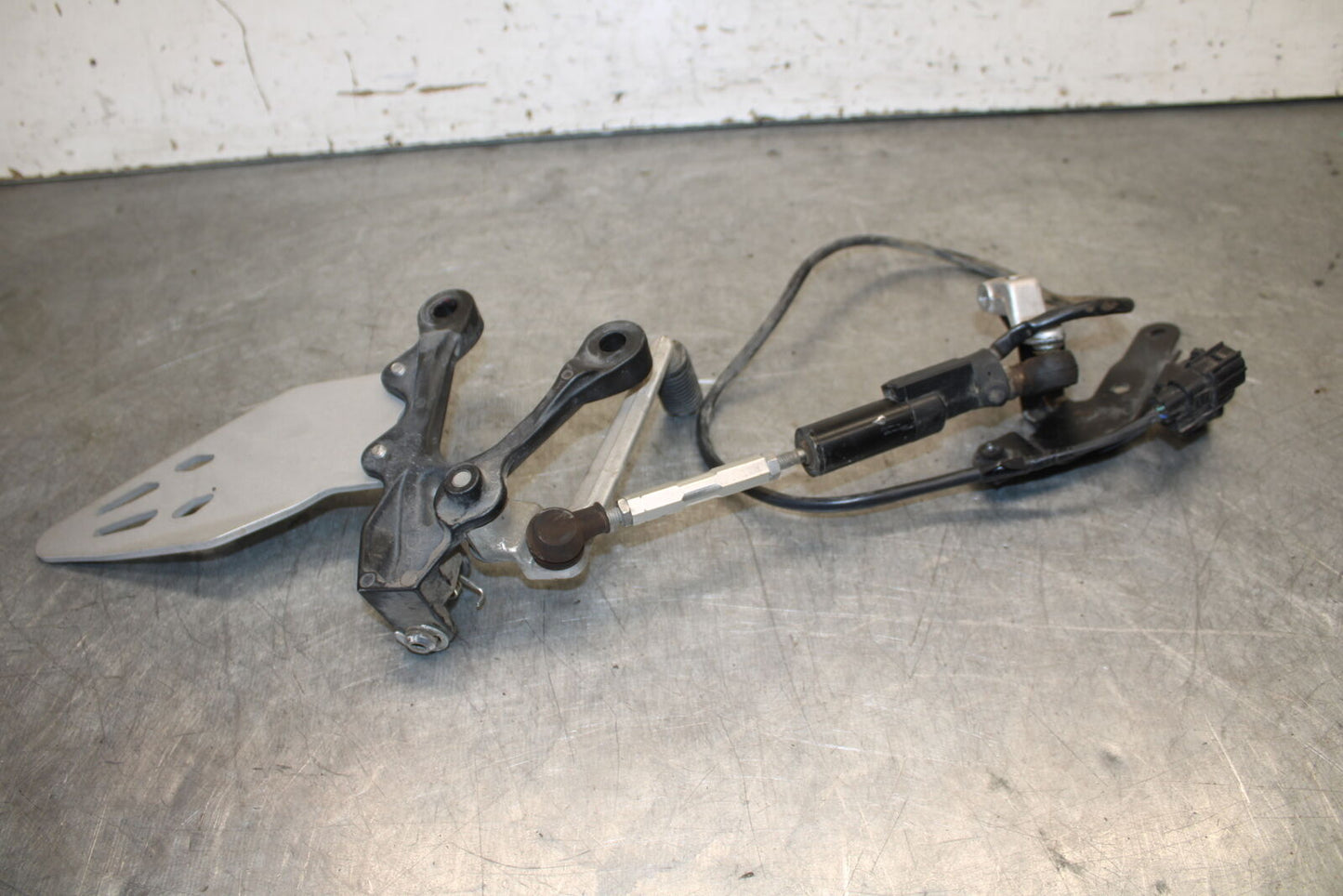 19-23 KAWASAKI NINJA ZX6R LEFT REARSET REAR SET FOOT PEG W SHIFTER BB701