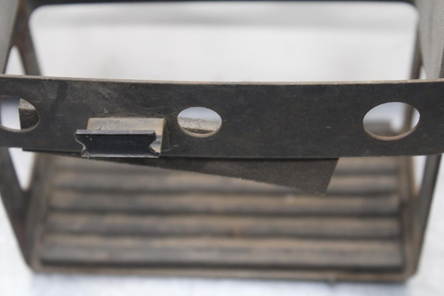 80-83 SUZUKI GS750E BATTERY BOX TRAY BB82