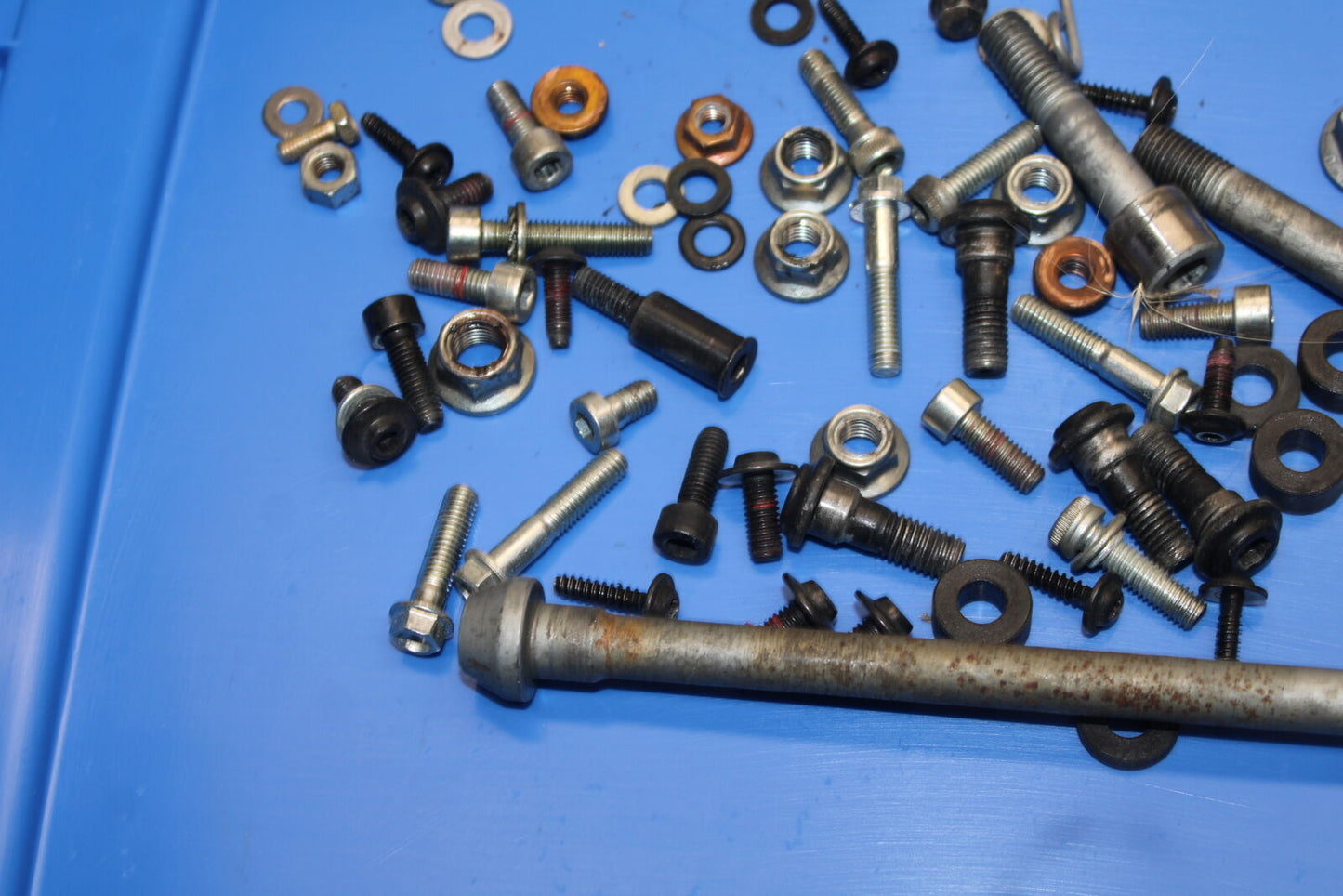08-10 DUCATI 848 ENGINE MOUNTING BOLTS HARDWARE MOTOR SCREWS BB705