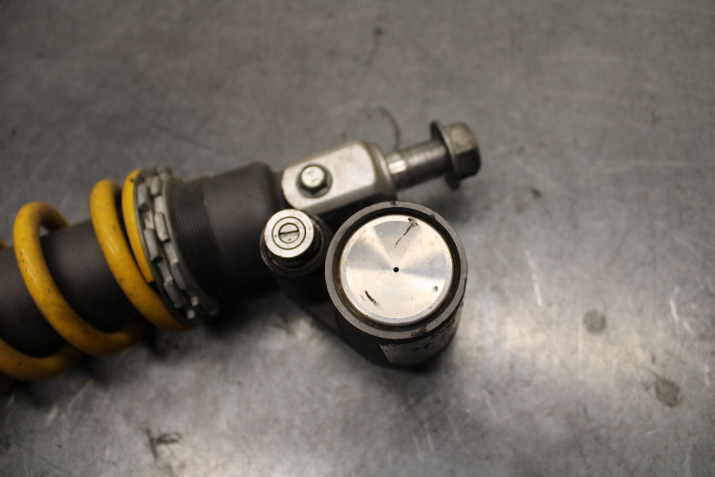 05-06 SUZUKI GSXR1000 REAR BACK SHOCK ABSORBER SUSPENSION 62100-41G00-163 BB677