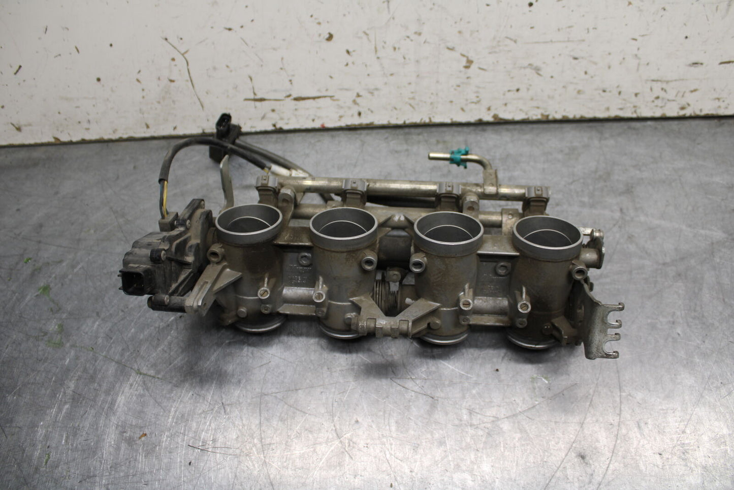 06-07 SUZUKI GSXR 600 MAIN FUEL INJECTORS / THROTTLE BODIES BB737