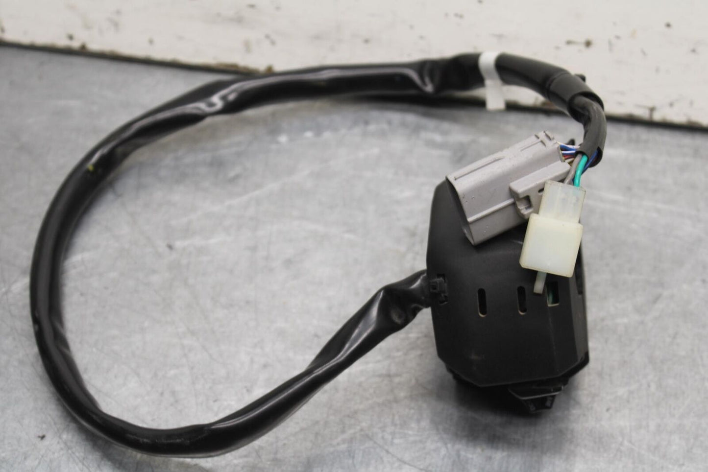 20-23 APRILIA RS660 LEFT CLIP ON HANDLE HORN SIGNALS SWITCH BB643